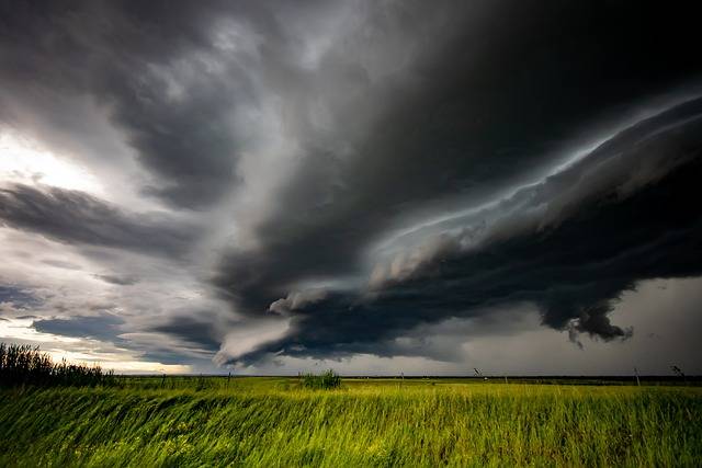 Why do clouds sometimes look dark?