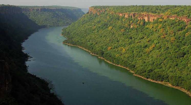 What is the name of the longest river in India?