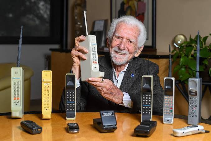 Who invented the mobile?